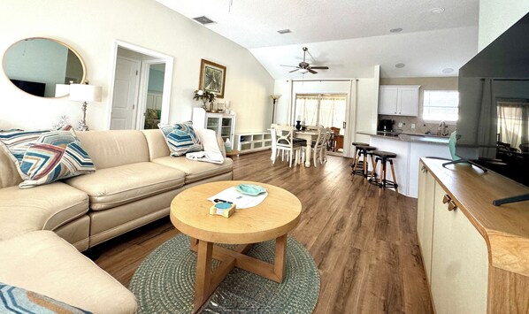 TV - COMFORT & CHARM AWAIT IN THIS MALLORY VILLAGE HOME JUST MINS TO SUMTER LANDING! (The Villages)