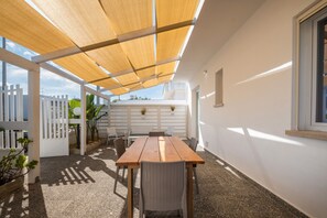 تناول الطعام بالخارج