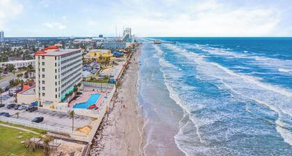 Harbour Beach Resort 503 | Oceanfront + Amenities