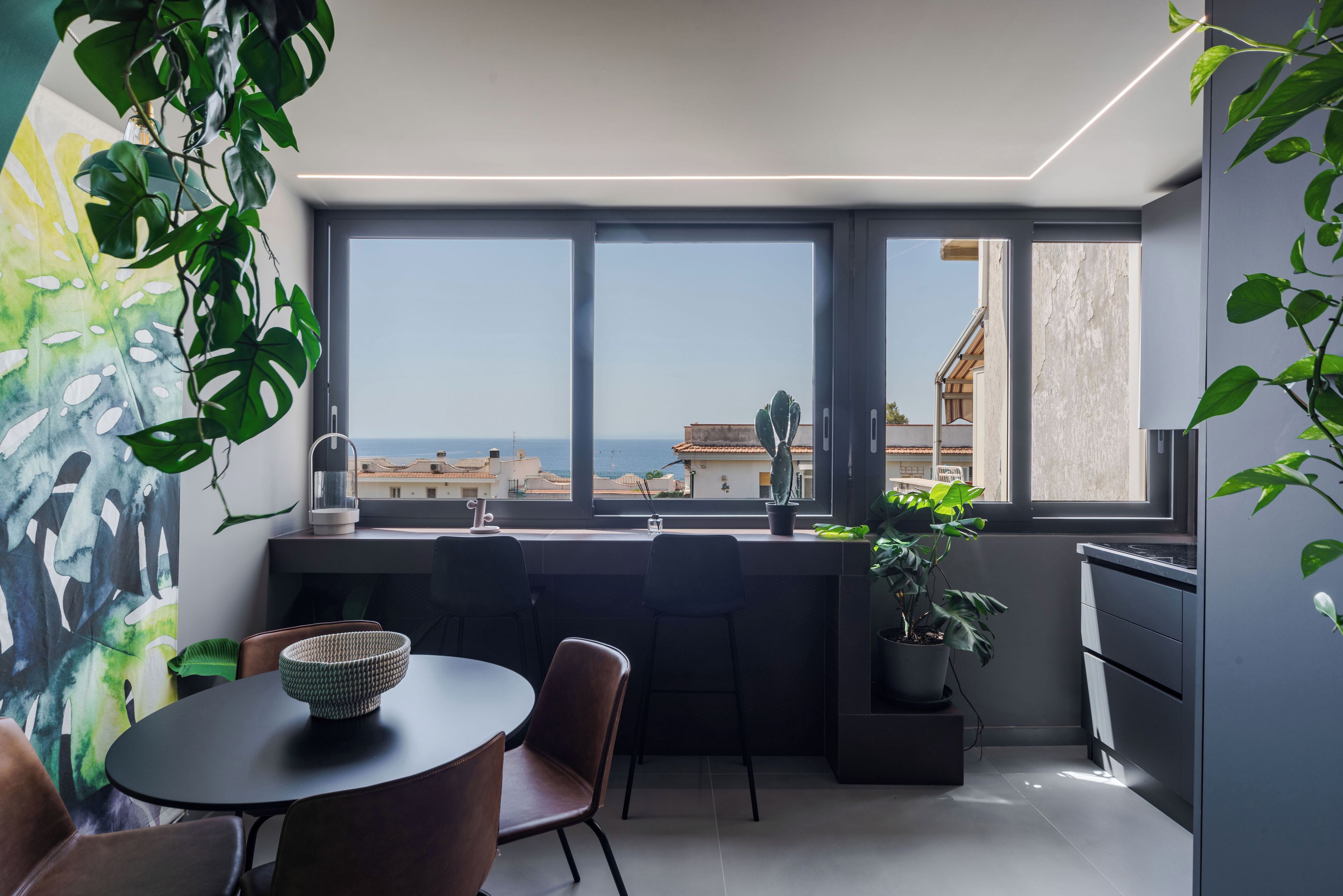 Apartamento superior, 1 cama Queen e sofá-cama, vista para o mar | Vista para a água