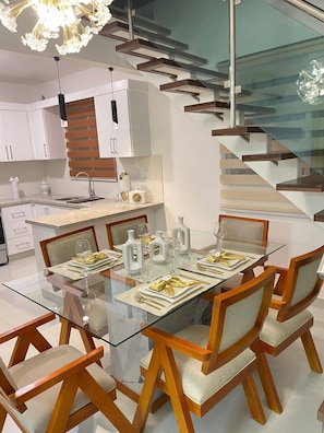 Apartment, 3 Schlafzimmer, Balkon, Poolblick | Esszimmer