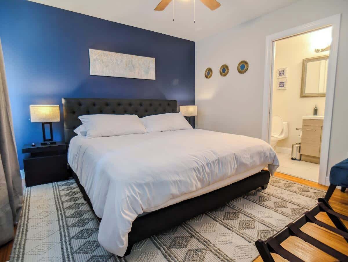 3 bedrooms, iron/ironing board, WiFi, bed sheets