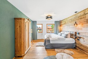 2 多间卧室、旅行婴儿床、免费 WiFi、床单