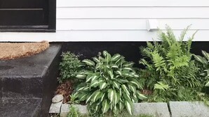 Exterior detail - Aster House / A thoughtfully curated and convenient South Burlington home (South Burlington)