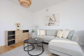 Een televisie en een kantoor