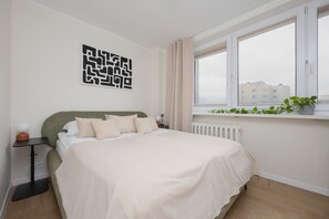 2 habitaciones, escritorio, tabla de planchar con plancha y wifi 