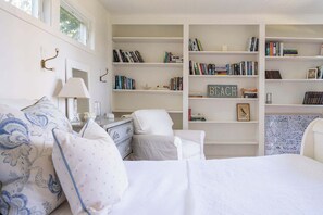 6 habitaciones, escritorio, tabla de planchar con plancha y wifi 