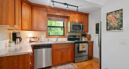 Cozy Corner in Big Canoe