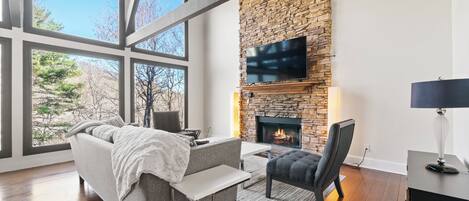 Smart TV, fireplace, table football