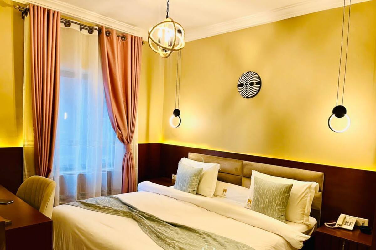 Superior Double Room, City View | Desk, laptop workspace, blackout drapes, soundproofing
