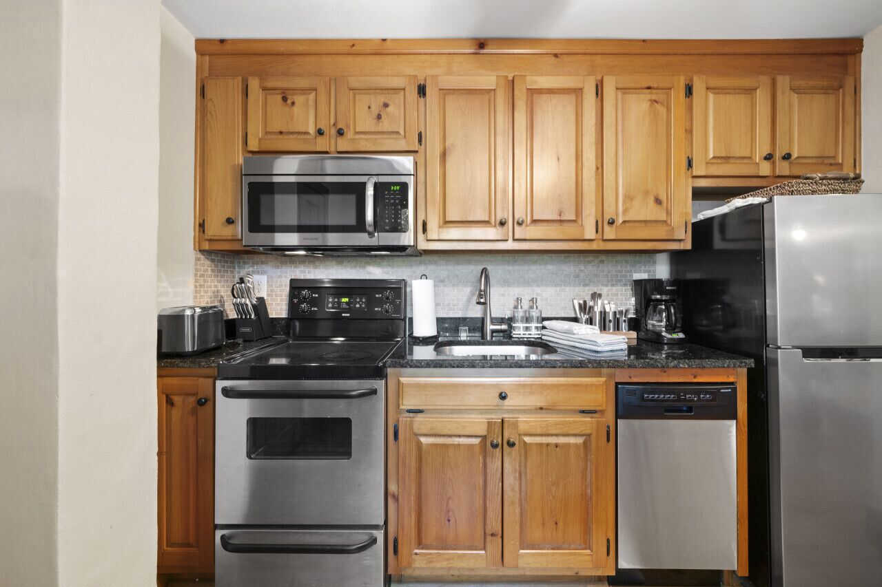 冰箱、微波炉、烤箱、炉灶