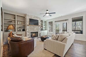 TV connectée, cheminée