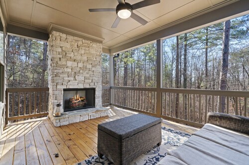 Sycamore's Haven in Big Canoe with Hot tub