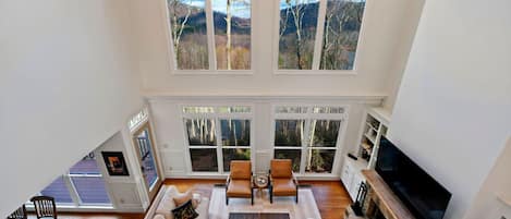 TV connectée, cheminée, jeux vidéo