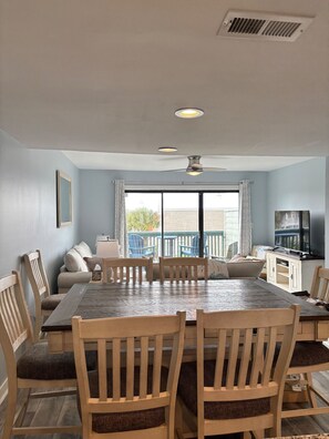 Living area - 610 Newhaven - Two Bedroom Villa, Sleeps 6 (Fripp Island)