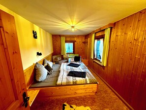 Basic Quadruple Room, Mountain View | Free WiFi - Veitenhof im Kaisertal (Ebbs)