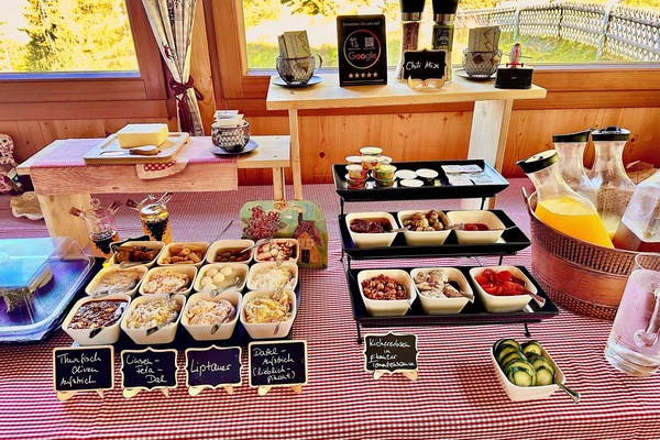 Daily buffet breakfast for a fee
