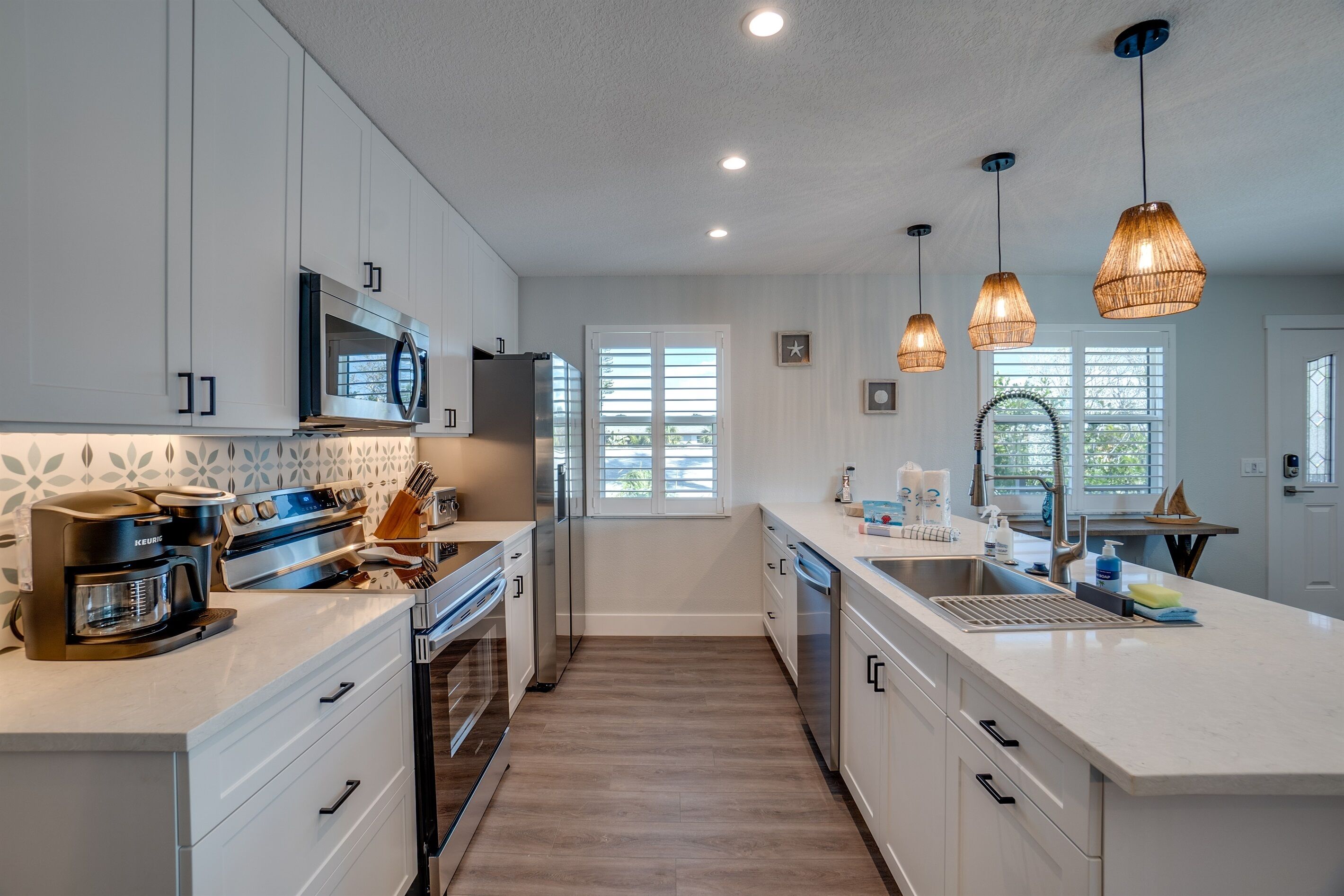 冰箱、微波炉、烤箱、炉灶