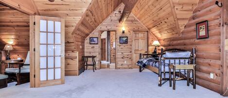 6 bedrooms, desk, iron/ironing board, free WiFi