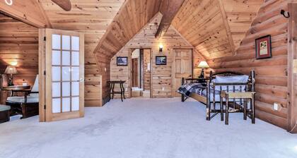 NEW! 6 Bedroom Log Home on the Three Lakes Chain of Lakes