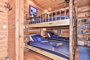 6 Schlafzimmer, Schreibtisch, Bügeleisen/Bügelbrett, kostenloses WLAN