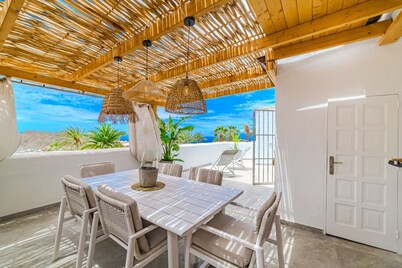 Ferienhaus 'Oceania A' mit Meerblick, WLAN und Klimaanlage