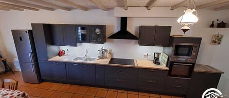 Refrigerador, microondas, horno y lavavajillas