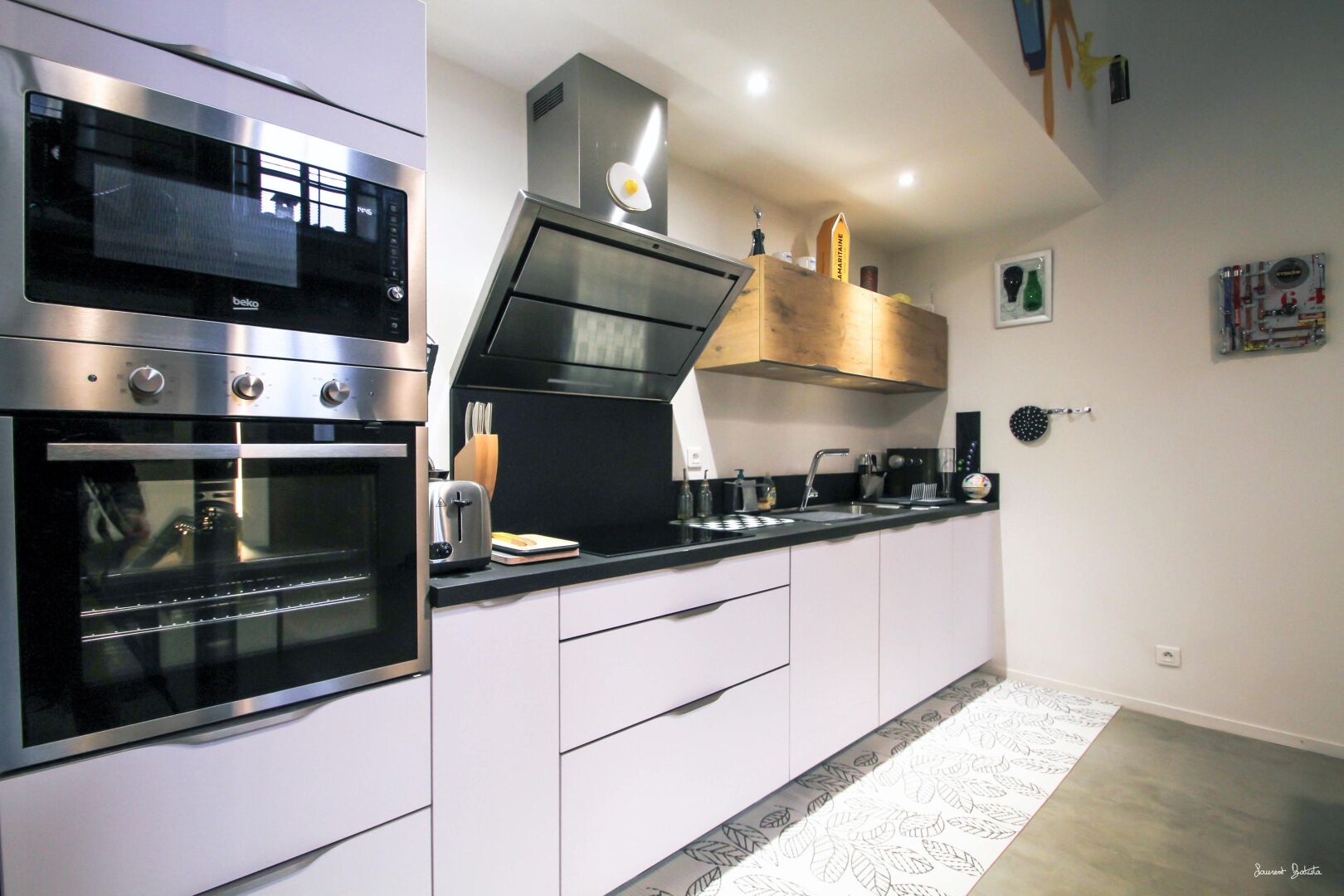 Kylskåp, mikrovågsugn, ugn och diskmaskin