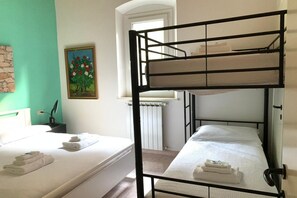 3 bedrooms, iron/ironing board