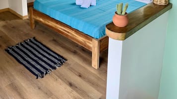 1 slaapkamer, een strijkplank/strijkijzer, gratis wifi, beddengoed