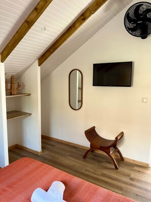 2 عدّة غرف نوم ومكواة/لوح كي وسرير سفر وواي فاي مجانًا