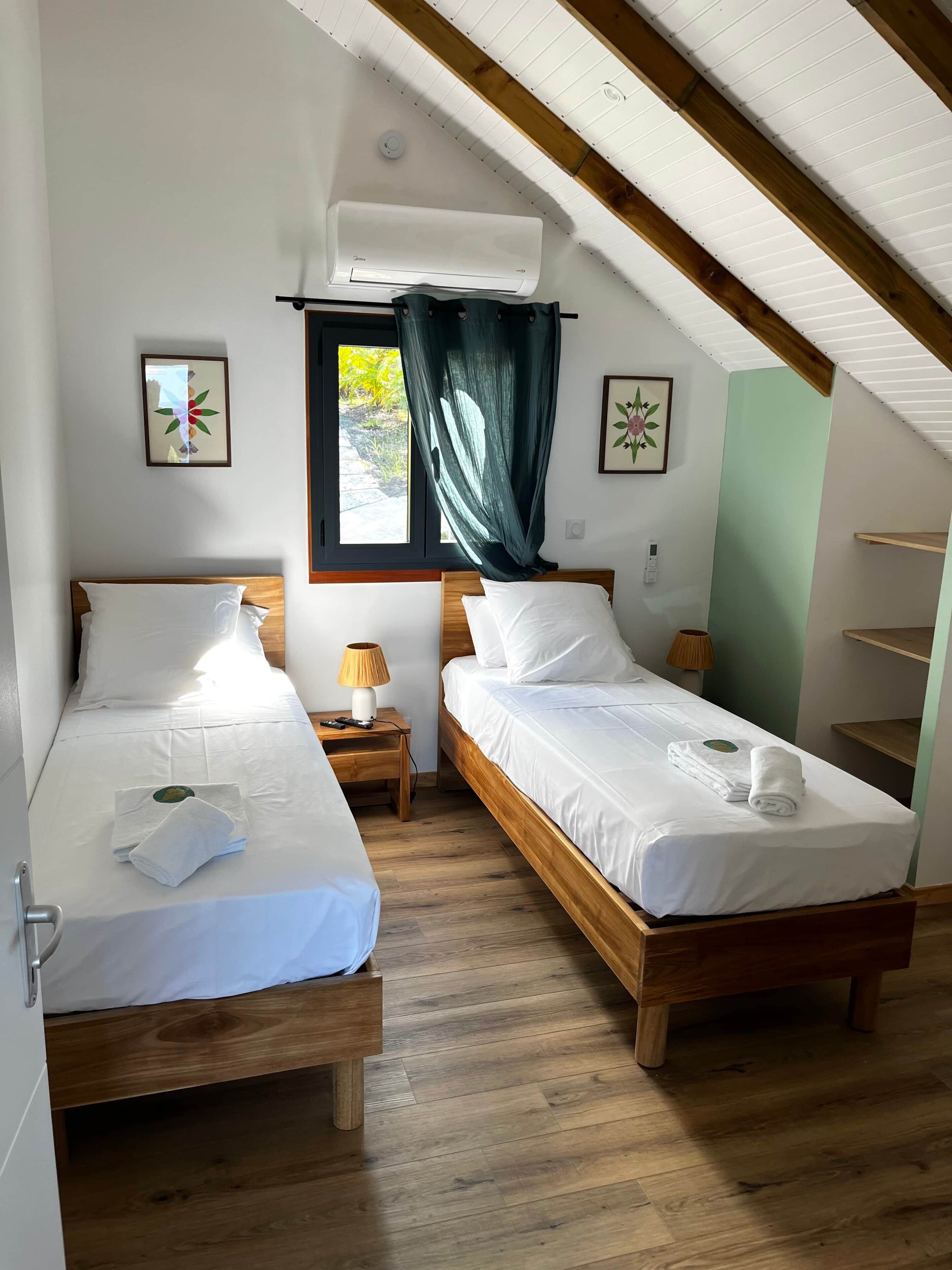 2 makuuhuonetta, silitysrauta/-lauta, vauvan matkasänky, ilmainen Wi-Fi