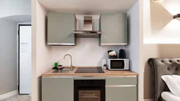 Refrigerador, microondas, tostadora