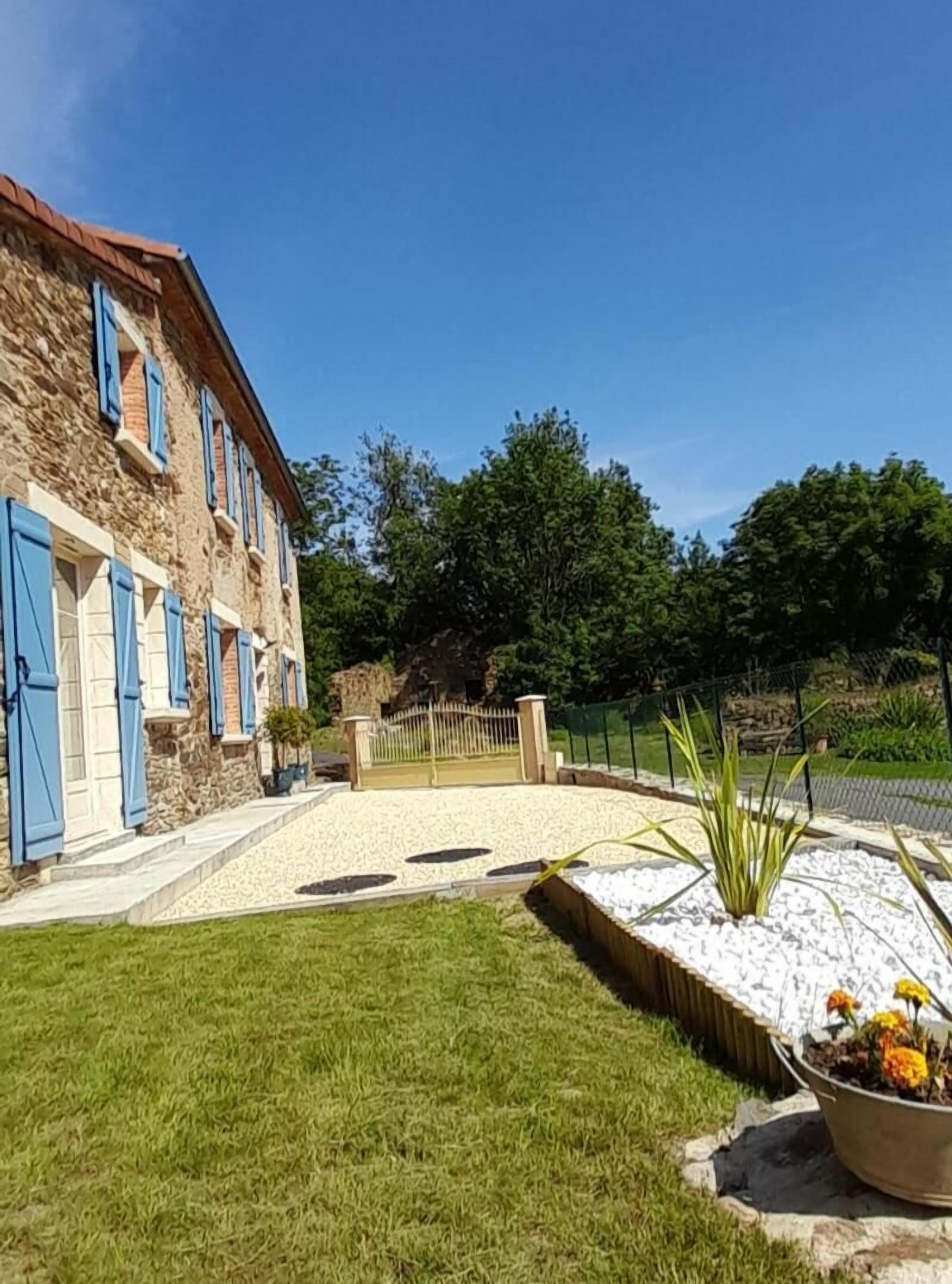 المنطقة المحيطة بالمنشأة