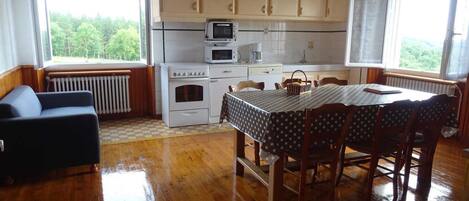 تناول الطعام