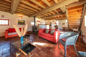 Living area - Le Poulailler de La Soursol (RIVIERES)