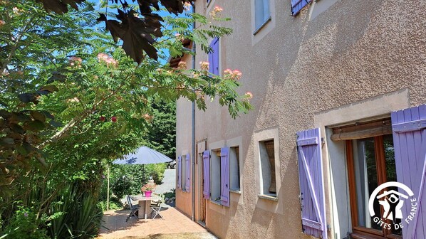 Outdoor dining - La Bruninquillé - MONTREDON-LABEISSONNIE (MONTREDON-LABEISSONNIE)