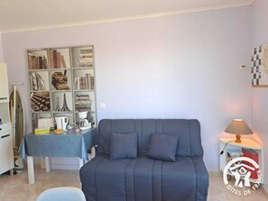 Interior - Les Trois Ailes - CABANES (CABANES)
