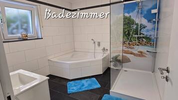 Douche, sèche-cheveux