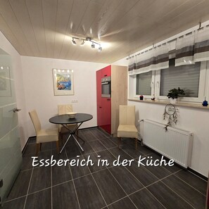 Dining - Apartment 'Burkhardt' with Mountain View, Private Terrace and Wi-Fi (Bad Herrenalb)