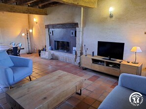Fernseher, Kamin