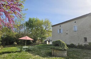 Outdoor dining - La Falgarié - VIRAC - Gîte (VIRAC)