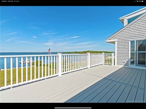 Fabulous 4-bedroom Waterfront Home with beach and dock in charming Stonington