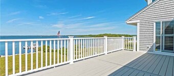 Fabulous 4-bedroom Waterfront Home with beach and dock in charming Stonington