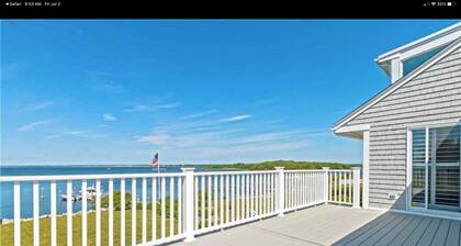 Fabulous 4-bedroom Waterfront Home with beach and dock in charming Stonington