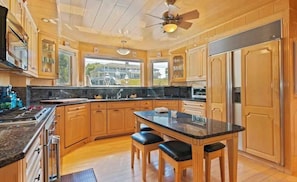 Unclassified image, 5 of 33, button - Fabulous 4-bedroom Waterfront Home with beach and dock in charming Stonington (Stonington)