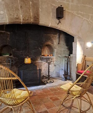 Interior - The kitchens of Château d'Appelle (APPELLE)
