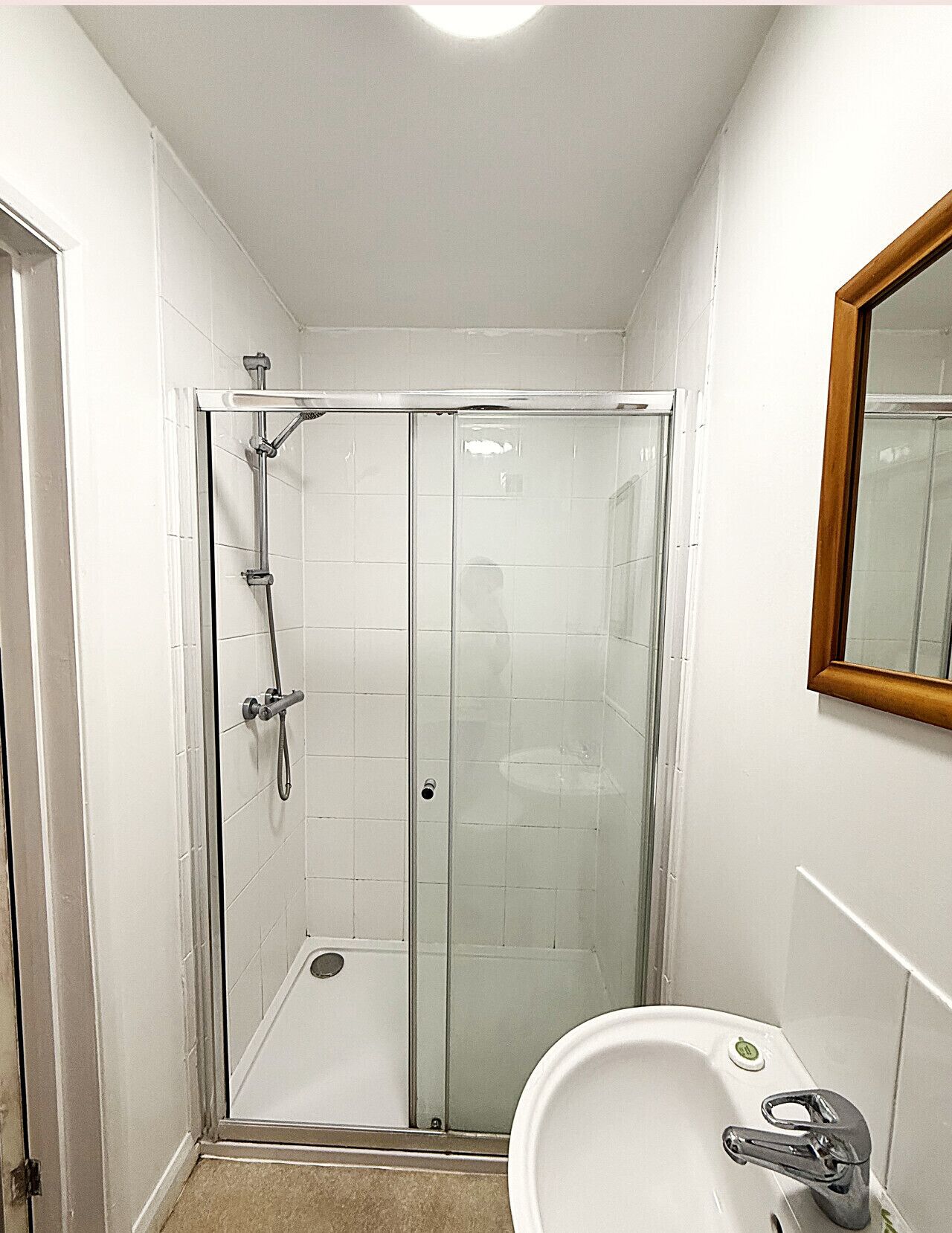 Shower, towels, soap, shampoo