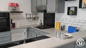 Fridge, microwave, oven, dishwasher - L'Hirondelle de Mouzieys (MOUZIEYS TEULET)