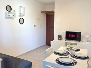 Dining - Near Pisa airport - Wi-Fi and free parking (Pisa)